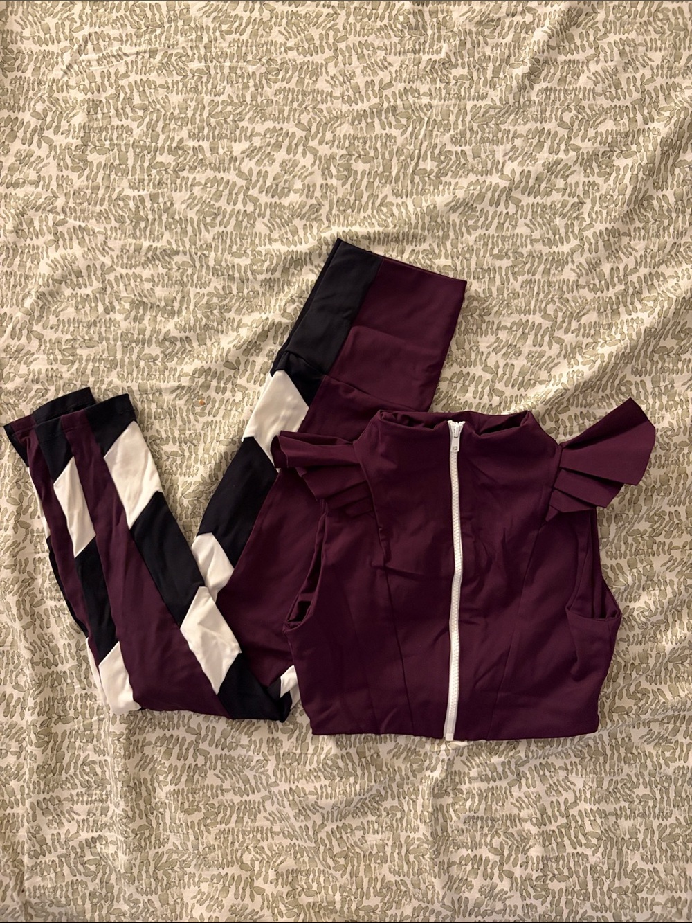 Port De Bras Fig Zip-Front Bra with Striped Black & White Leggings Size M